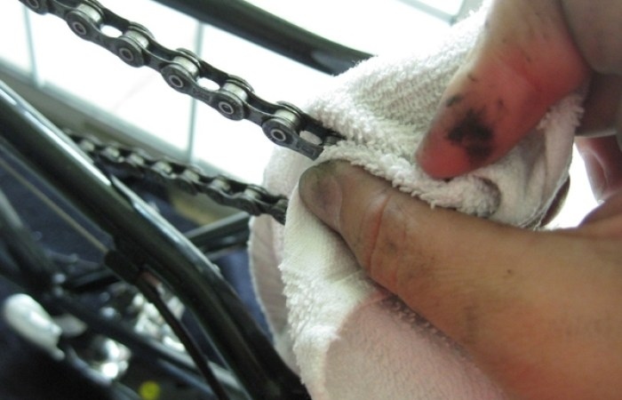 Ammonia and water can be used to clean your bike chain.
