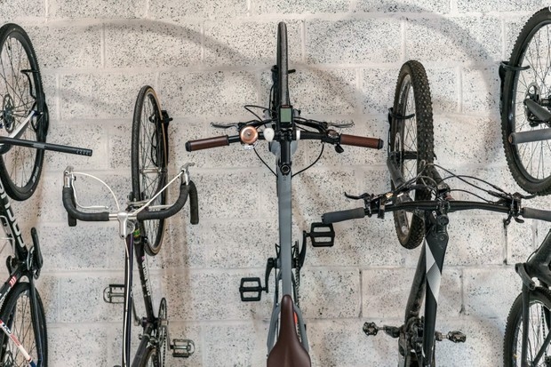 If you're looking to get into cycling, you may be wondering what kind of bike is best for you. Here's a look at the differences between a cyclocross bike and a road bike, plus some tips on which one may be right for you.