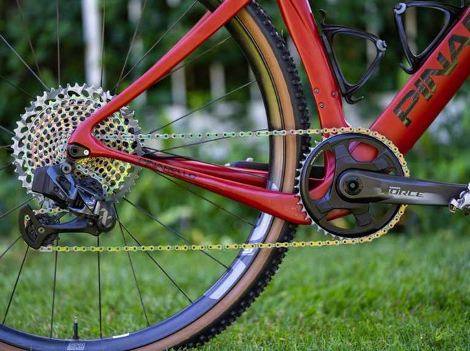 The drivetrain on a hybrid bike is a combination of a derailleur and a chainring that helps to provide gears for the rider.