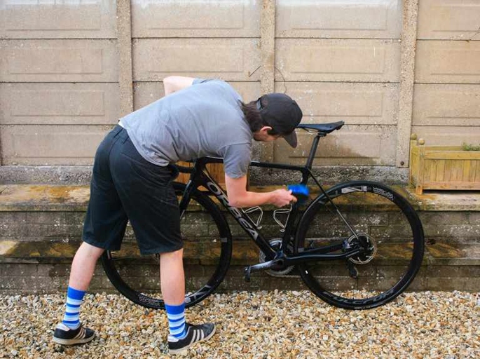 Then, rinse the frame and components with clean water and dry them off with a soft cloth. To clean the frame and other components of your e-bike, start by using a degreaser and a soft brush to remove any dirt or grime.