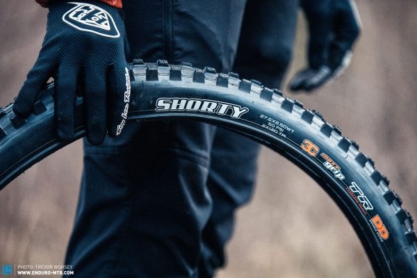 To get the best performance from your 29er, it's important to adjust the tire pressure to match the conditions you'll be riding in.